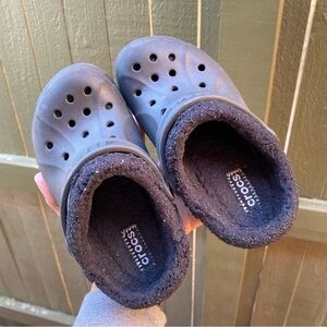 Kids Black Clogs with Fleece Lining